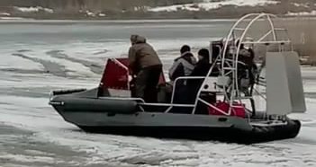 Доставка рыбаков на лед АэроЛодкой